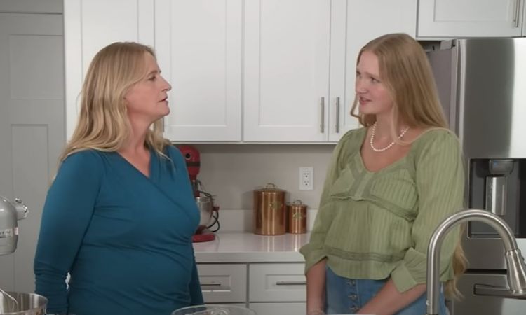 Ysabel Brown (right) with her mother, Christine Brown in Cooking with Christine.
